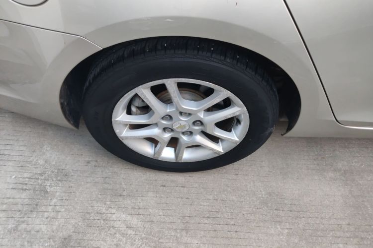 Used Chevrolet Malibu 2016 1.6T Automatic Comfort Edition Right Rear Wheel Hub