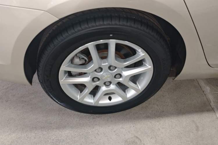 Used Chevrolet Malibu 2016 1.6T Automatic Comfort Edition Right Rear Wheel Hub