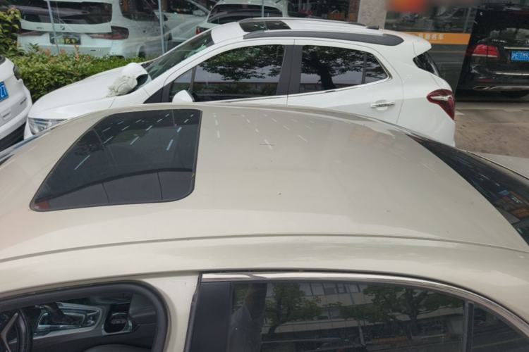 Used Chevrolet Malibu 2016 2.0L Automatic Luxury Edition Roof