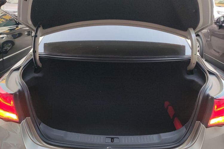 Used Chevrolet Malibu 2016 1.6T Automatic Comfort Edition Trunk