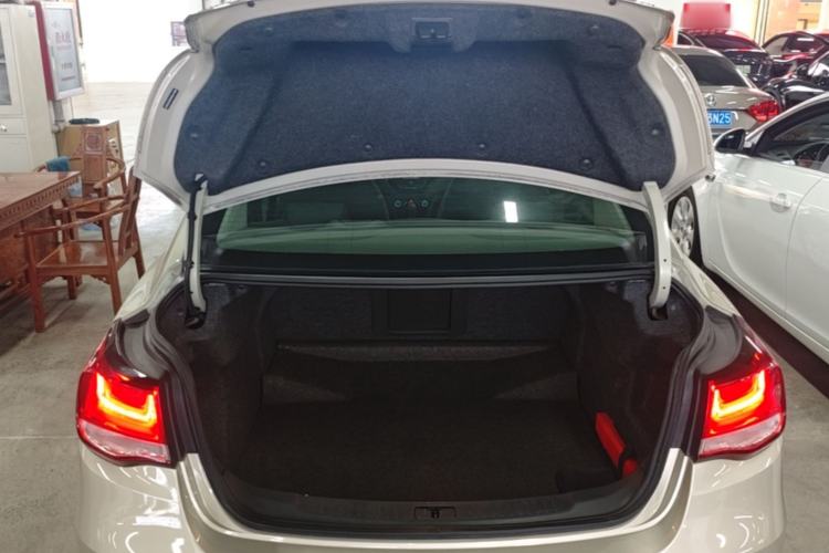 Used Chevrolet Malibu 2016 1.6T Automatic Comfort Edition Trunk
