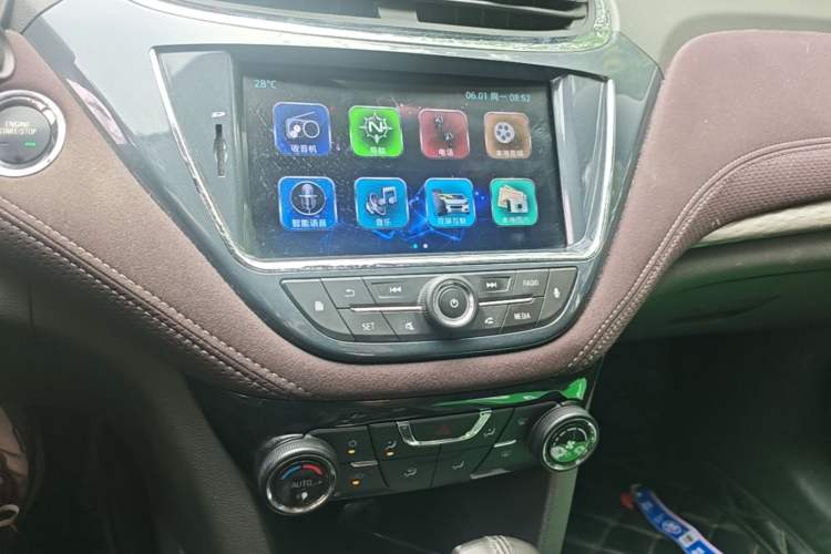 Used Chevrolet Malibu 2017 1.5T Automatic Luxury Edition Audio And AC Panel