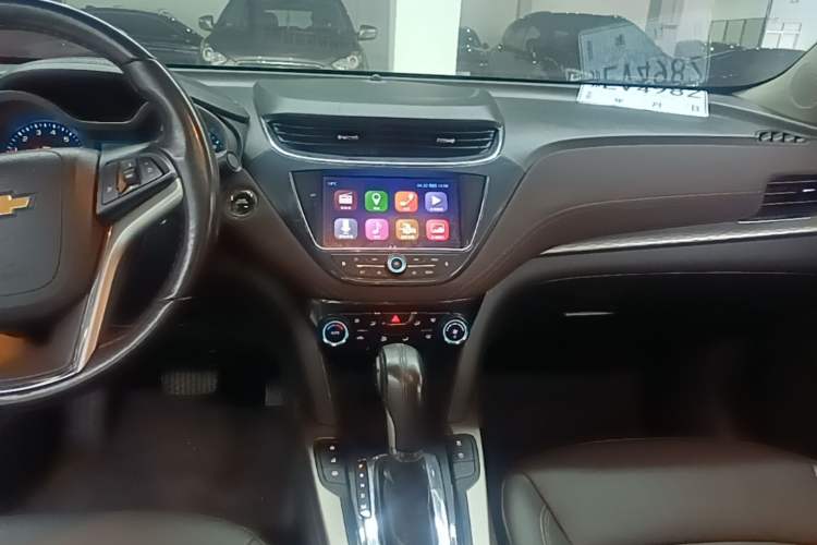 Used Chevrolet Malibu 2017 1.5T Automatic Luxury Edition Audio And AC Panel