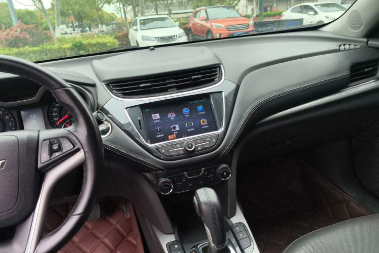 Used Chevrolet Malibu 2017 1.5T Automatic Luxury Edition Audio And AC Panel