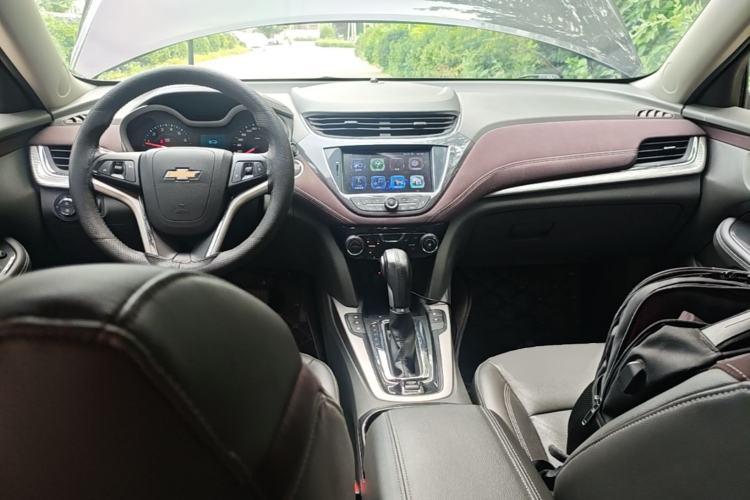 Used Chevrolet Malibu 2017 1.5T Automatic Luxury Edition Center Console