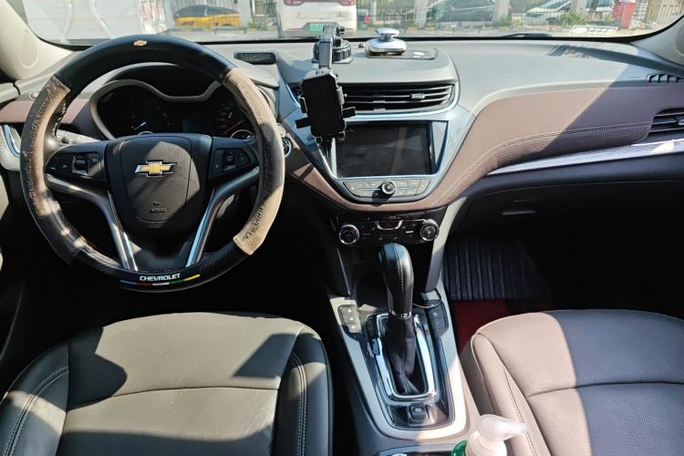 Used Chevrolet Malibu 2017 1.5T Automatic Luxury Edition Center Console