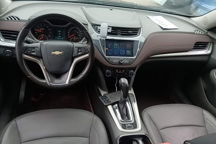 Used Chevrolet Malibu 2017 1.5T Automatic Luxury Edition Center Console