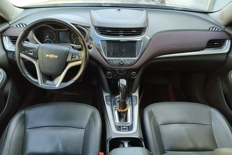 Used Chevrolet Malibu 2017 1.5T Automatic Luxury Edition Center Console