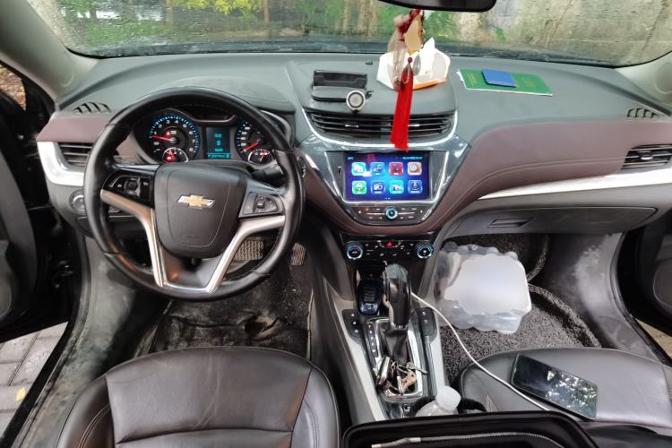 Used Chevrolet Malibu 2017 1.5T Automatic Luxury Edition Center Console