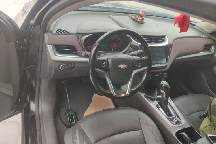 Used Chevrolet Malibu 2017 1.5T Automatic Luxury Edition Center Console