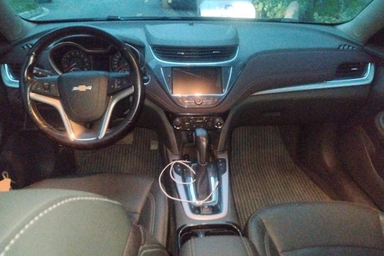 Used Chevrolet Malibu 2017 1.5T Automatic Luxury Edition Center Console