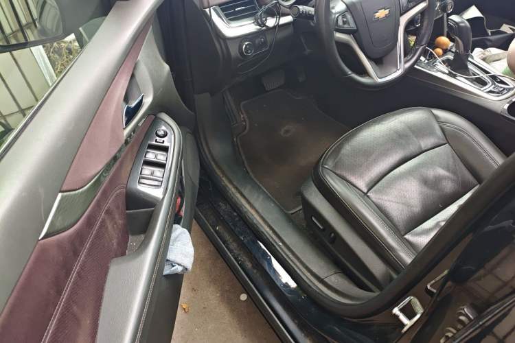 Used Chevrolet Malibu 2017 1.5T Automatic Luxury Edition Driver Seat