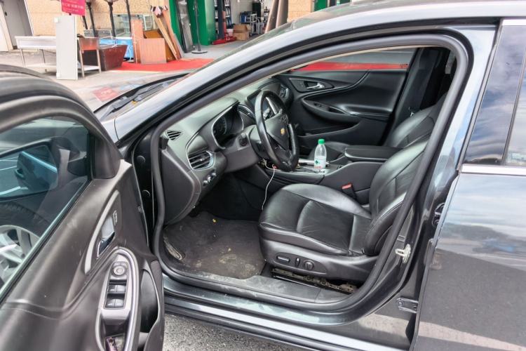 Used Chevrolet Malibu 2017 1.5T Automatic Luxury Edition Driver Seat