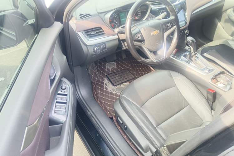 Used Chevrolet Malibu 2017 1.5T Automatic Luxury Edition Driver Seat