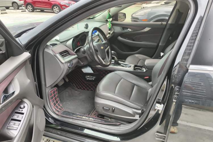 Used Chevrolet Malibu 2017 1.5T Automatic Luxury Edition Driver Seat