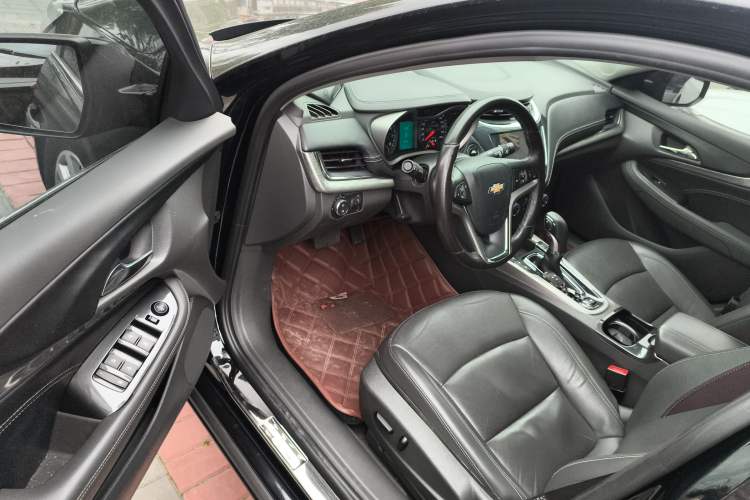 Used Chevrolet Malibu 2017 1.5T Automatic Luxury Edition Driver Seat