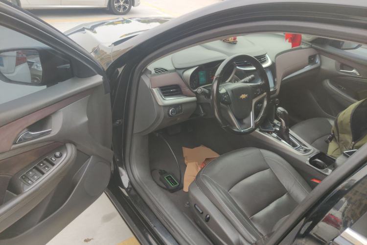 Used Chevrolet Malibu 2017 1.5T Automatic Luxury Edition Driver Seat