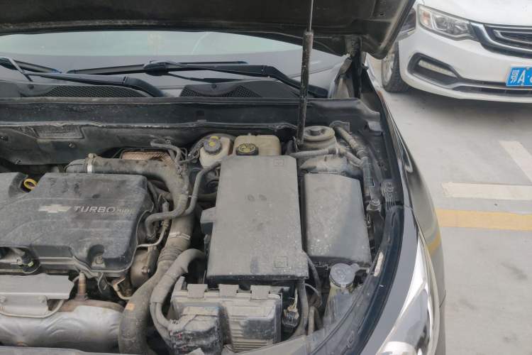 Used Chevrolet Malibu 2017 1.5T Automatic Luxury Edition Engine Bay Left