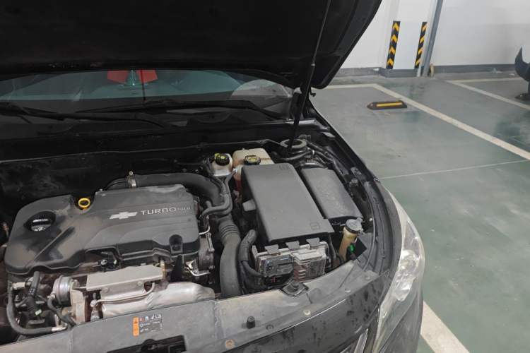 Used Chevrolet Malibu 2017 1.5T Automatic Luxury Edition Engine Bay Left