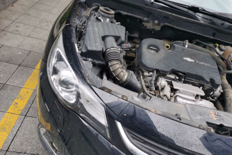 Used Chevrolet Malibu 2017 1.5T Automatic Luxury Edition Engine Bay Right