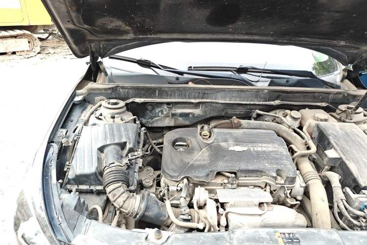 Used Chevrolet Malibu 2017 1.5T Automatic Luxury Edition Engine Bay Right