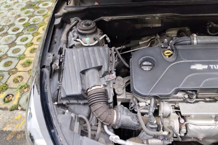 Used Chevrolet Malibu 2017 1.5T Automatic Luxury Edition Engine Bay Right