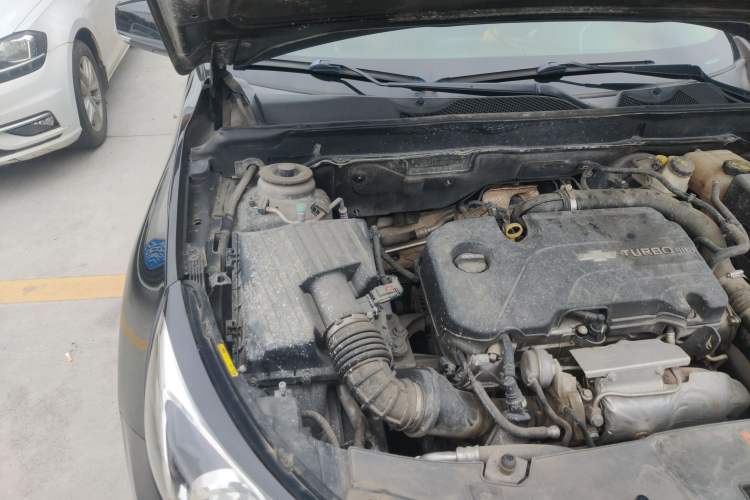Used Chevrolet Malibu 2017 1.5T Automatic Luxury Edition Engine Bay Right