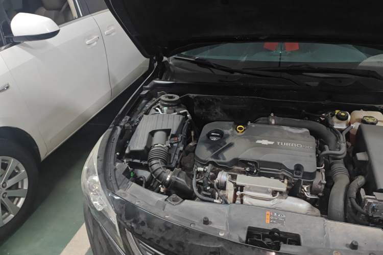 Used Chevrolet Malibu 2017 1.5T Automatic Luxury Edition Engine Bay Right