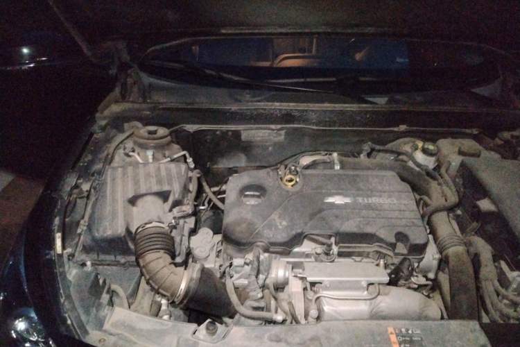 Used Chevrolet Malibu 2017 1.5T Automatic Luxury Edition Engine Bay Right