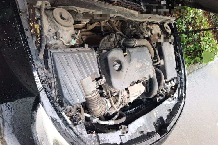 Used Chevrolet Malibu 2017 1.5T Automatic Luxury Edition Engine Bay