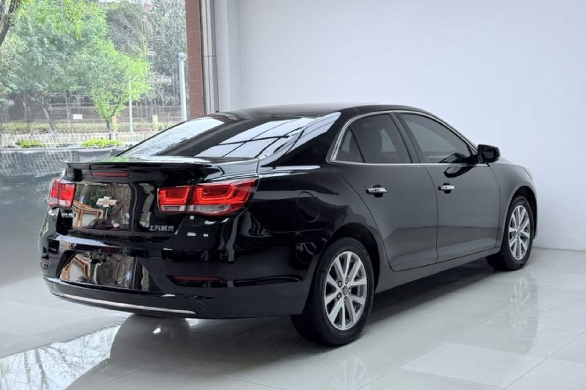 Used Chevrolet Malibu 2017 1.5T Automatic Luxury Edition Exterior 4