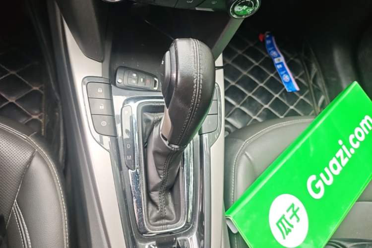 Used Chevrolet Malibu 2017 1.5T Automatic Luxury Edition Gear Lever