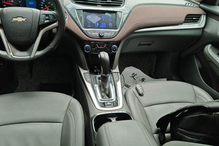 Used Chevrolet Malibu 2017 1.5T Automatic Luxury Edition Gear Lever