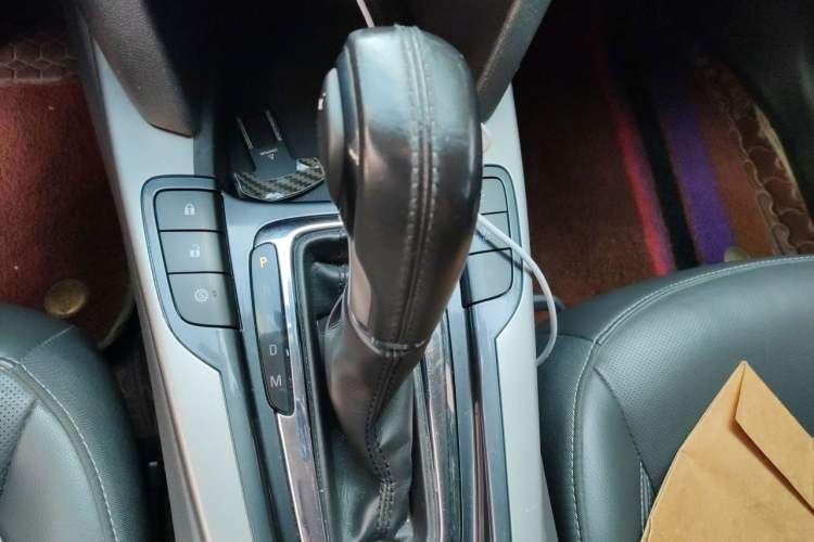 Used Chevrolet Malibu 2017 1.5T Automatic Luxury Edition Gear Lever