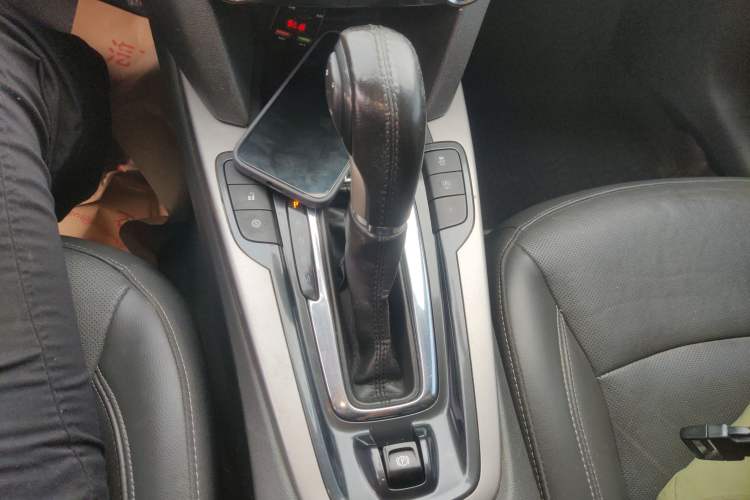 Used Chevrolet Malibu 2017 1.5T Automatic Luxury Edition Gear Lever
