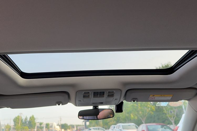 Used Chevrolet Malibu 2017 1.5T Automatic Luxury Edition Headliner