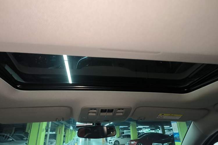 Used Chevrolet Malibu 2017 1.5T Automatic Luxury Edition Headliner