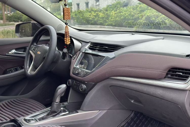 Used Chevrolet Malibu 2017 1.5T Automatic Luxury Edition Interior 1