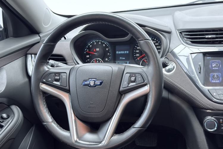 Used Chevrolet Malibu 2017 1.5T Automatic Luxury Edition Interior 3