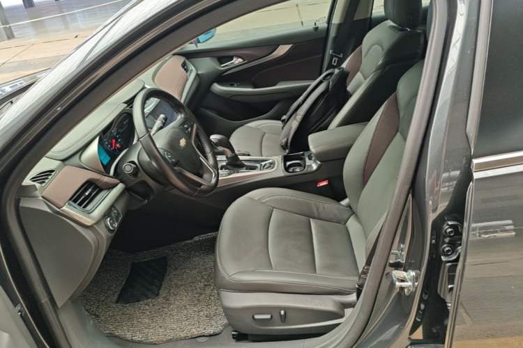 Used Chevrolet Malibu 2017 1.5T Automatic Luxury Edition Left Front Seat