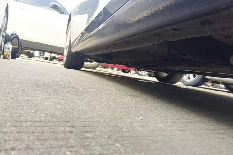 Used Chevrolet Malibu 2017 1.5T Automatic Luxury Edition Left Side Sill