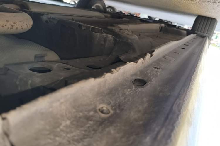 Used Chevrolet Malibu 2017 1.5T Automatic Luxury Edition Left Side Sill