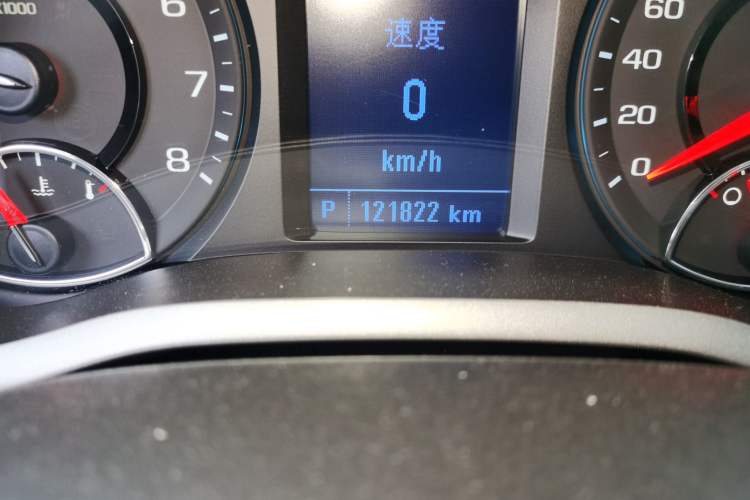 Used Chevrolet Malibu 2017 1.5T Automatic Luxury Edition Odometer Close Up
