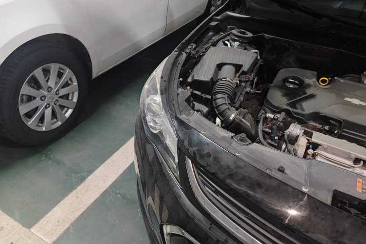 Used Chevrolet Malibu 2017 1.5T Automatic Luxury Edition Right Front Headlight