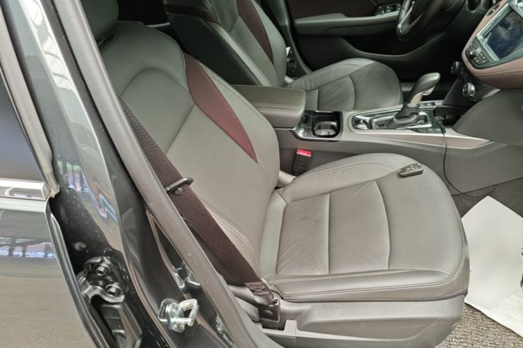 Used Chevrolet Malibu 2017 1.5T Automatic Luxury Edition Right Front Seat