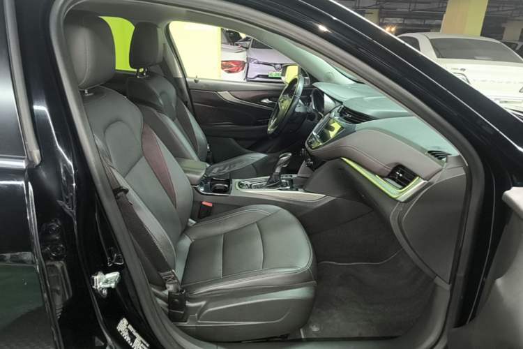 Used Chevrolet Malibu 2017 1.5T Automatic Luxury Edition Right Front Seat