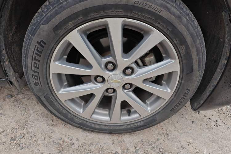 Used Chevrolet Malibu 2017 1.5T Automatic Luxury Edition Right Front Wheel Hub