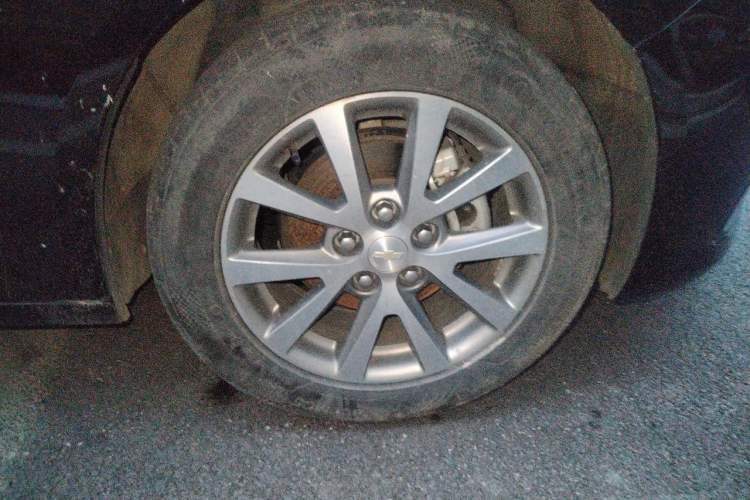 Used Chevrolet Malibu 2017 1.5T Automatic Luxury Edition Right Front Wheel Hub