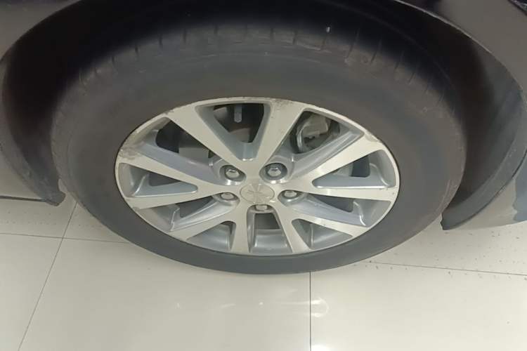 Used Chevrolet Malibu 2017 1.5T Automatic Luxury Edition Right Rear Wheel Hub