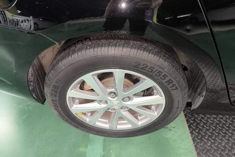Used Chevrolet Malibu 2017 1.5T Automatic Luxury Edition Right Rear Wheel Hub